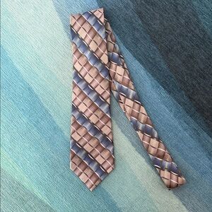 Sophisticated Checkered Men's Tie